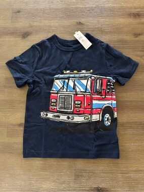 🟢NWT🟢 BabyGAP Graphic Navy Short Sleeve T-Shirt - Fire Truck - Youth Size 5